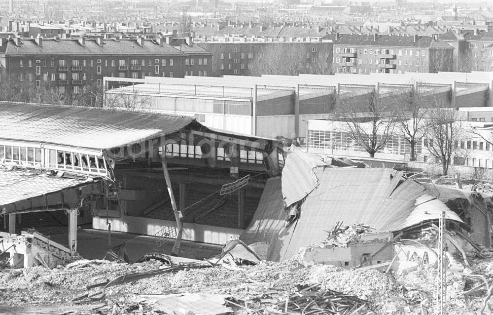 DDR-Fotoarchiv: Berlin - Abriß Seelenbinderhalle Berlin 27.01.1993