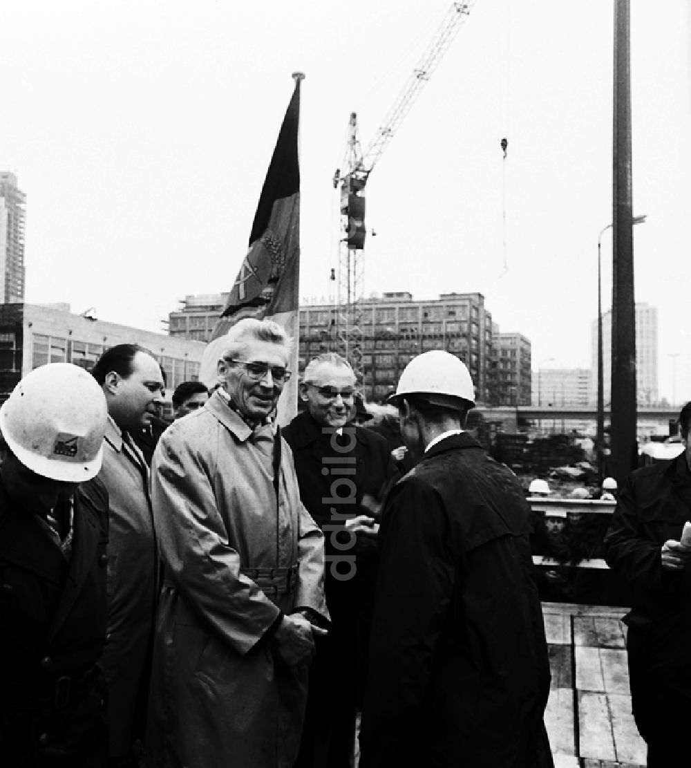 DDR-Fotoarchiv: Berlin - Alexanderplatz - Autotunnel