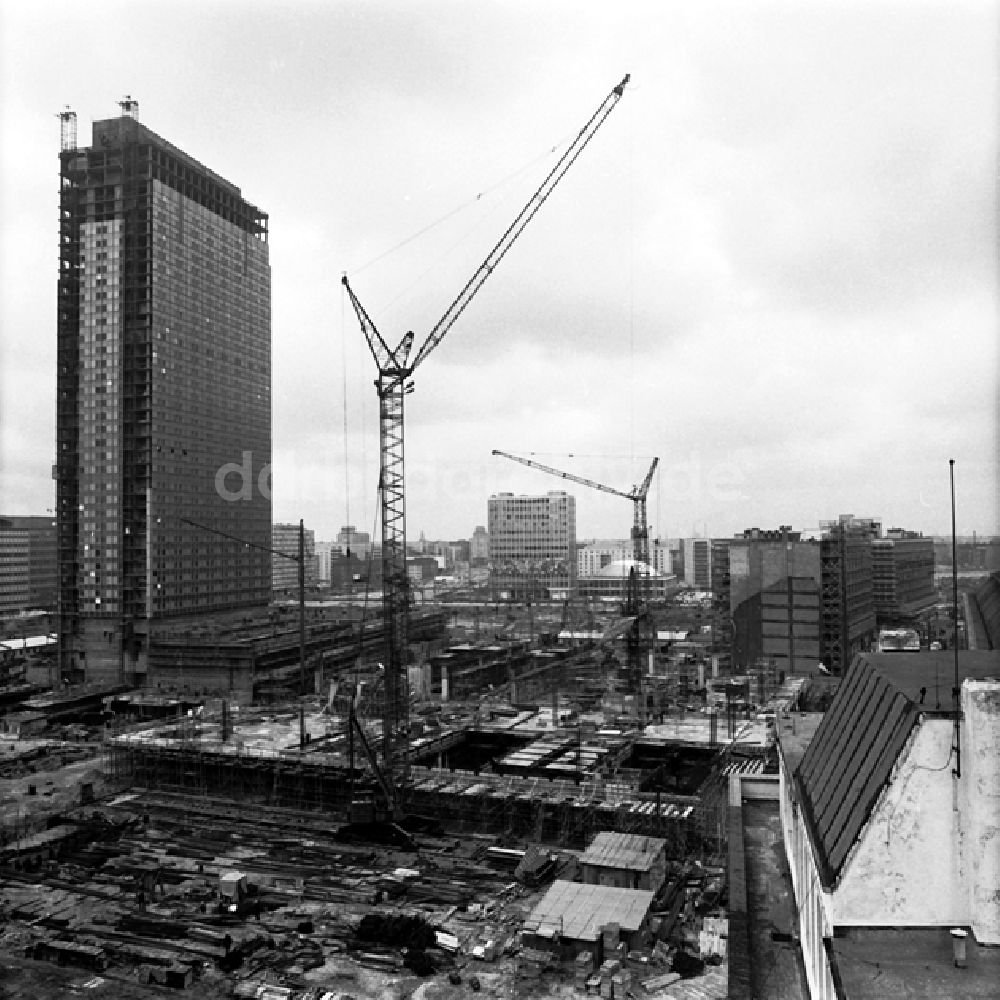 DDR-Fotoarchiv: Berlin - Alexanderplatz - Autotunnel