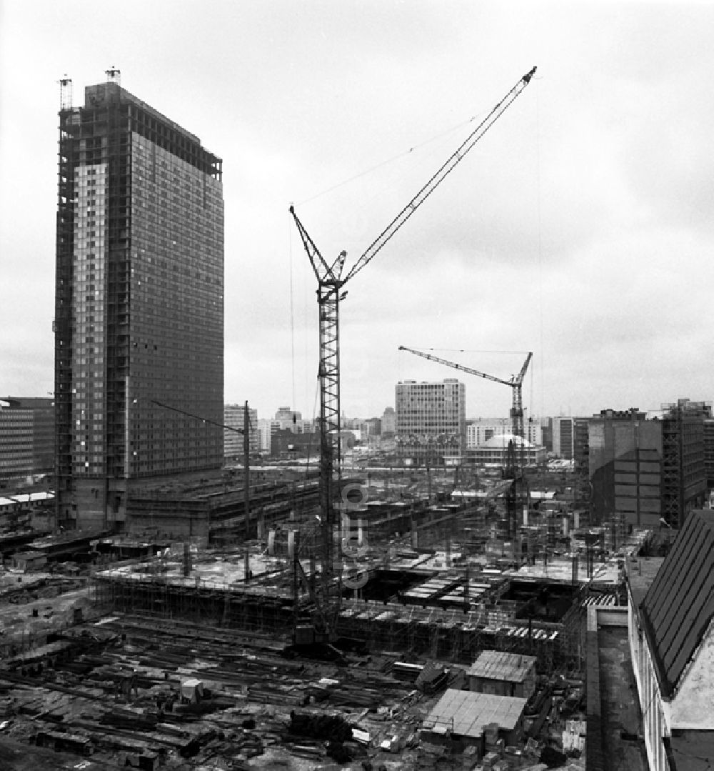 DDR-Fotoarchiv: Berlin - Alexanderplatz - Autotunnel