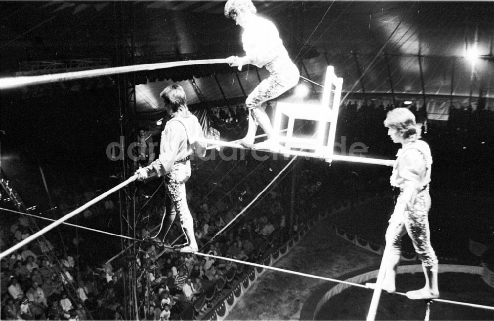 DDR-Bildarchiv: Berlin - American Zirkus auf dem Potsdamer Platz Berlin 12.09.1992