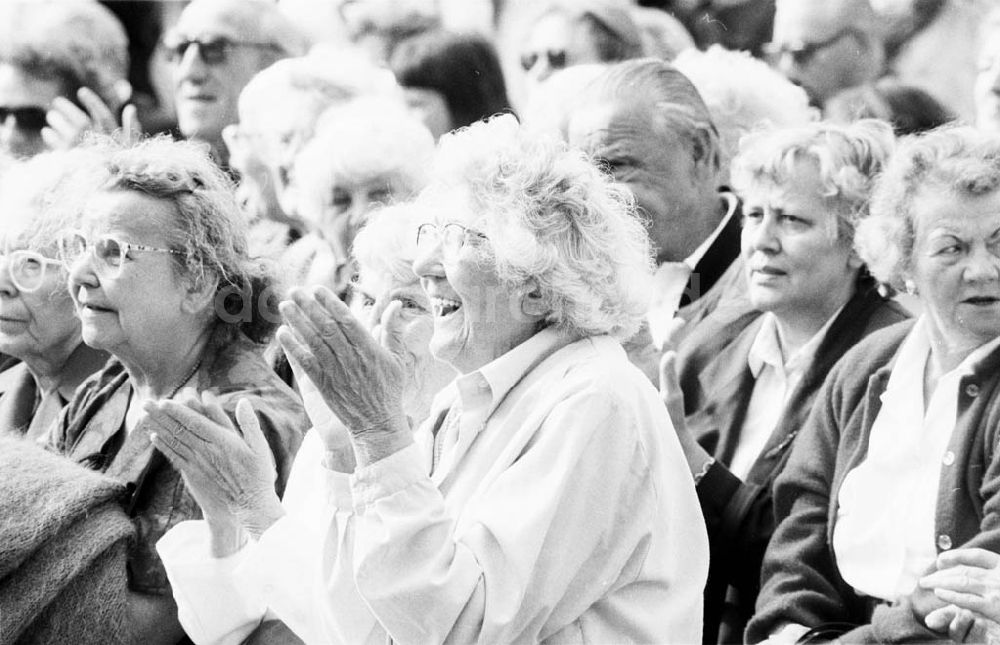 Berlin: Antifa-Tag auf dem Marx-Engels-Platz 13.09.1992