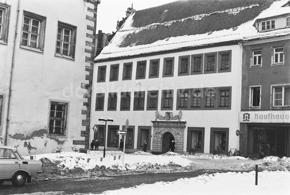 Freiberg: Architektonische Außengestaltung von historischen Gebäuden im Stadtzentrum in Freiberg in der DDR