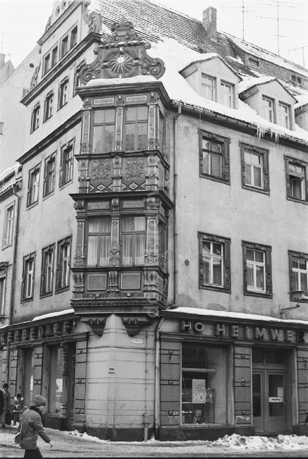 DDR-Fotoarchiv: Freiberg - Architektonische Außengestaltung von historischen Gebäuden im Stadtzentrum in Freiberg in der DDR