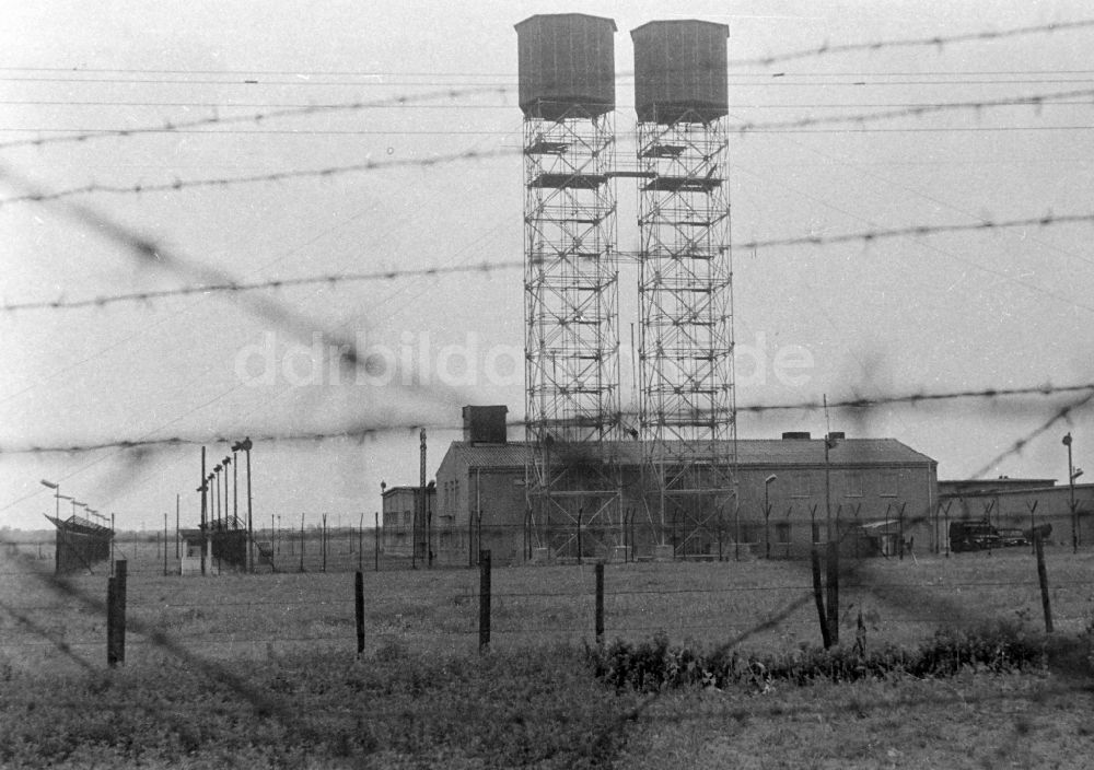 DDR-Fotoarchiv: Potsdam - Ausbau der Grenzbefestigung und Mauer in Potsdam in der DDR