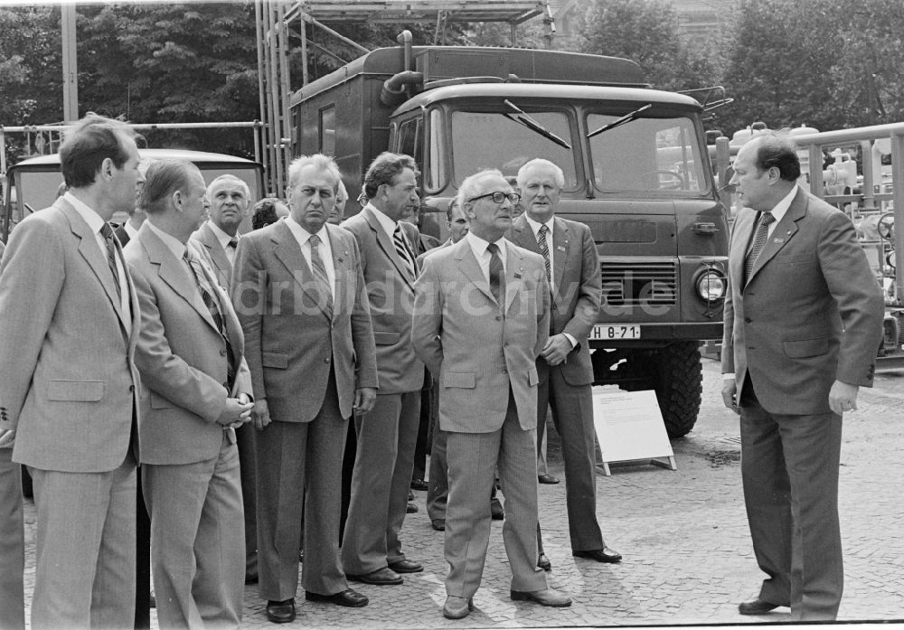 DDR-Fotoarchiv: Berlin - Ausstellung 7. Baukonferenz in Berlin in der DDR