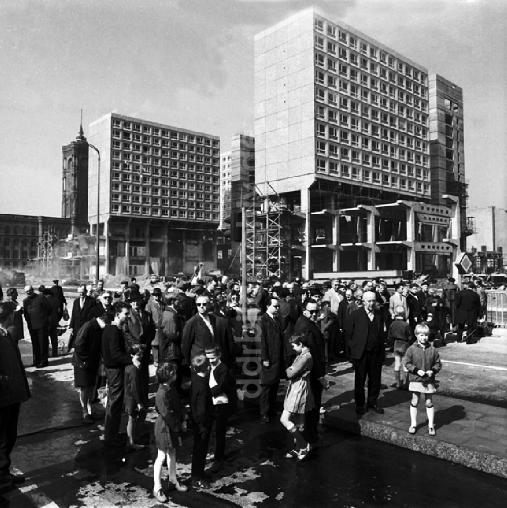 DDR-Fotoarchiv: Berlin - Autotunnel Alexanderplatz Berlin für Besucher freigegeben