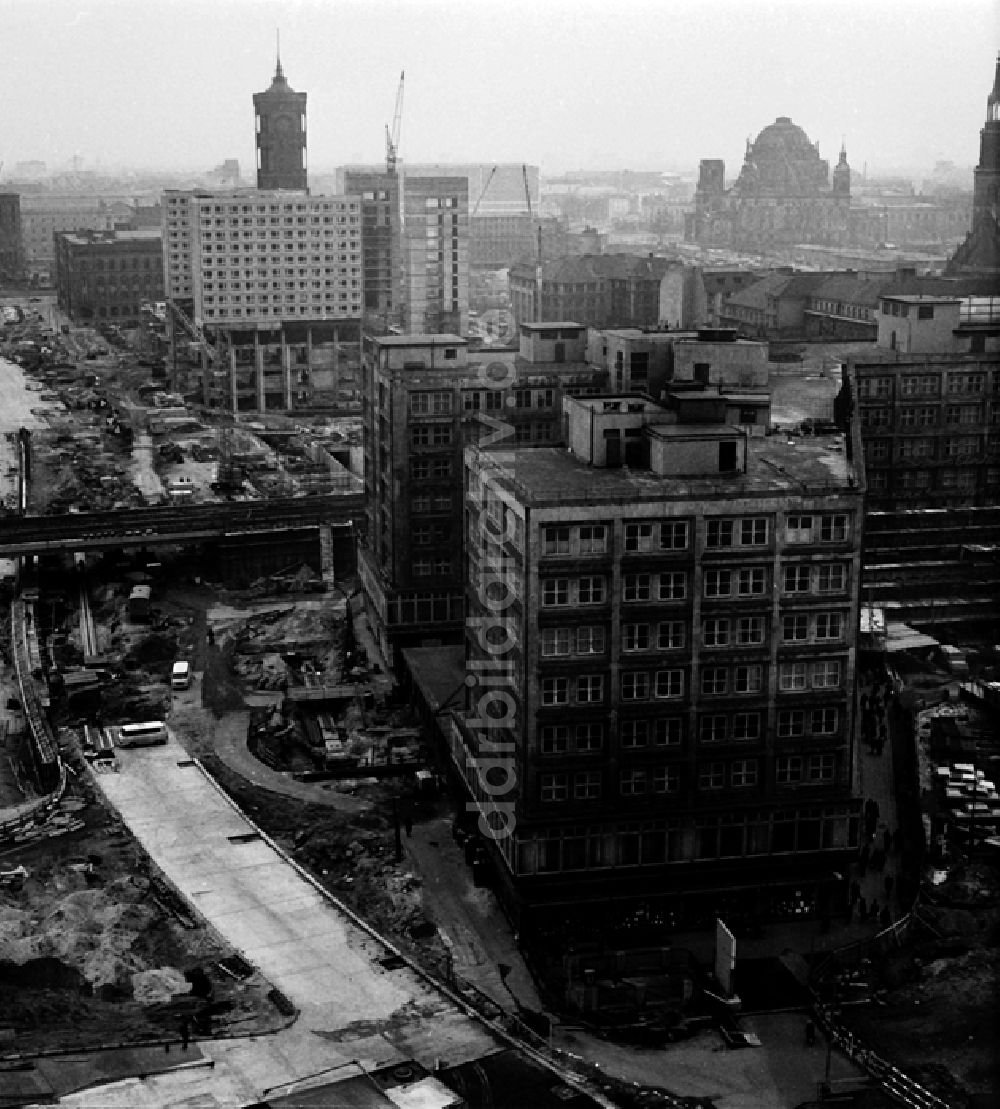 DDR-Bildarchiv: Berlin - Bau des Autotunnels in der Grunerstraße beim Alexanderplatz