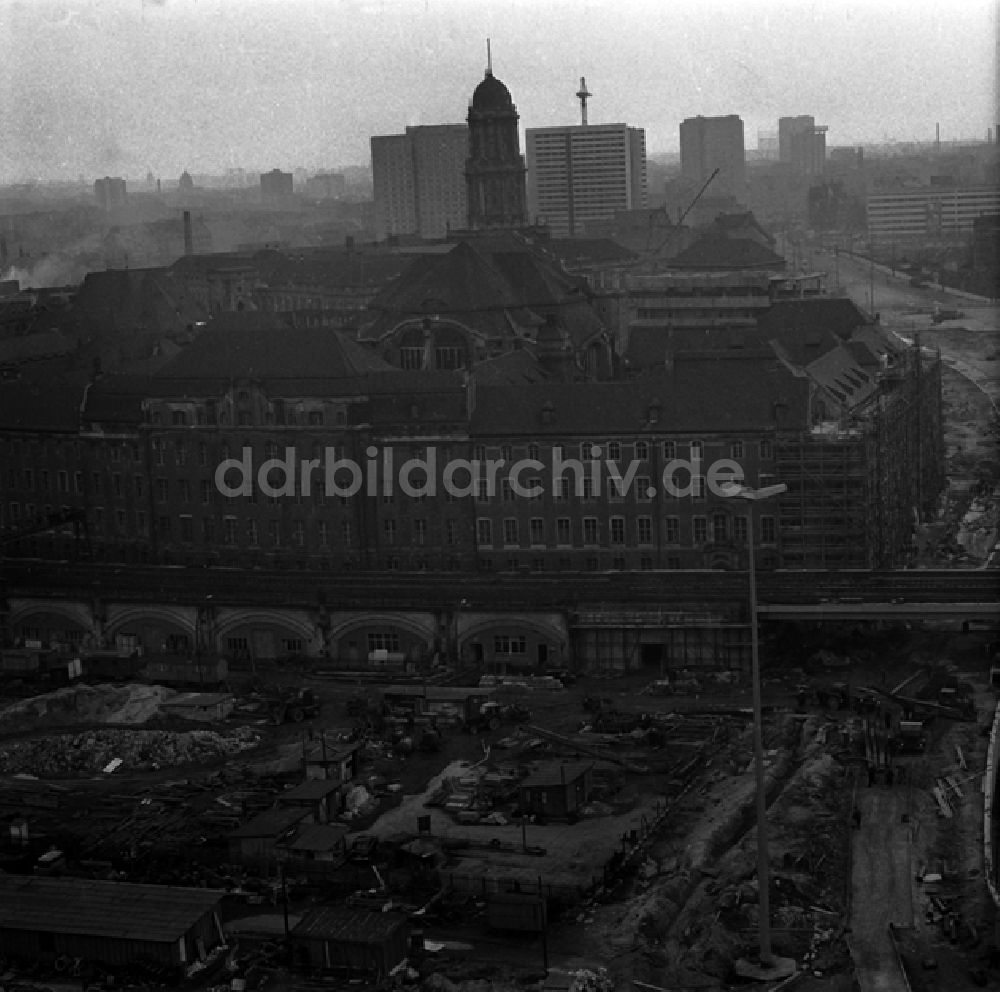 DDR-Fotoarchiv: Berlin - Bau des Autotunnels in der Grunerstraße beim Alexanderplatz