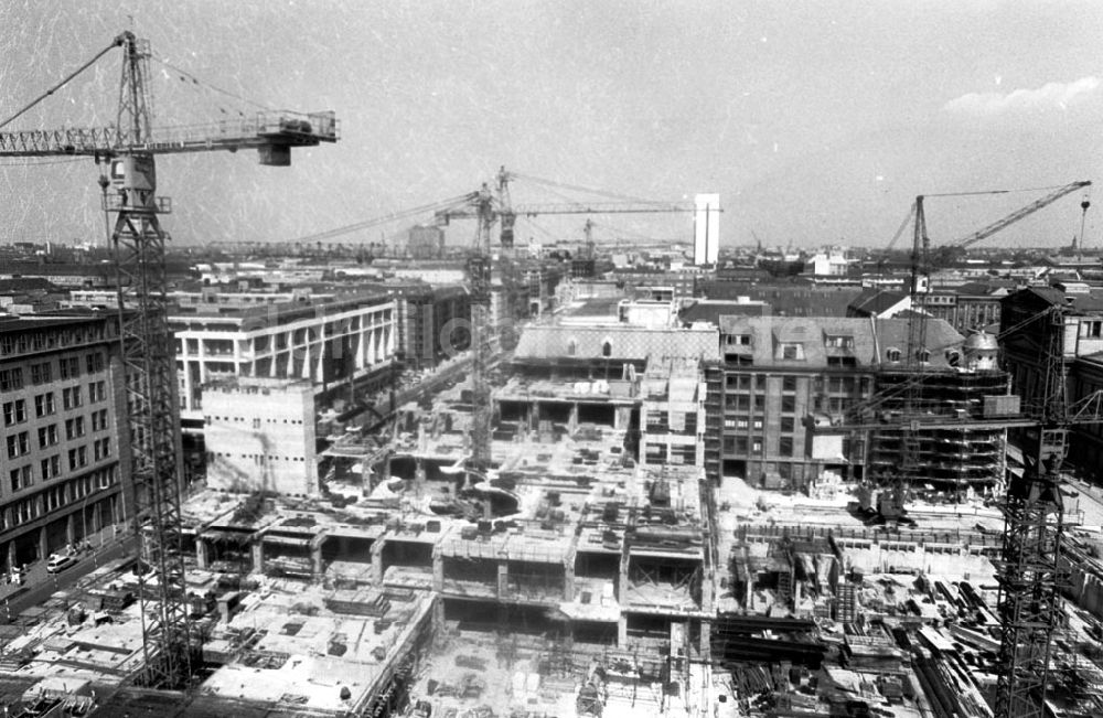 Berlin-Mitte: Bauen Friedrichstraße 14.08.89 Foto:Grahn Umschlag 0947