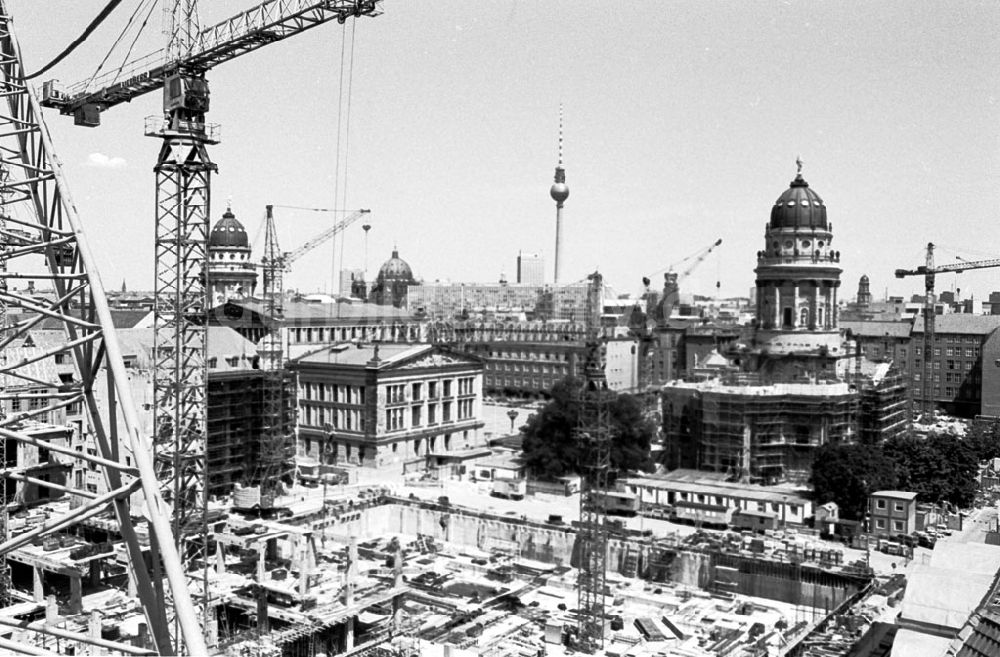 DDR-Fotoarchiv: Berlin-Mitte - Baugeschehen Friedrichstr./ Platz der Akademie 23.06.89 Foto:Grahn Umschlag 0767