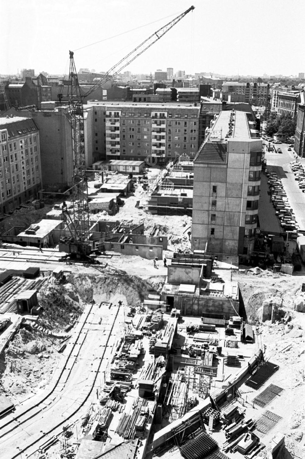 Berlin-Mitte: Baugeschehen Friedrichstr./ Platz der Akademie 23.06.89 Foto:Grahn Umschlag 0767