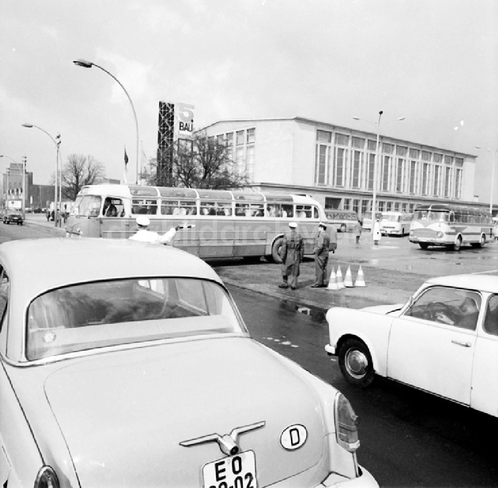 DDR-Bildarchiv: Berlin - 5. Baukonferenz in Berlin