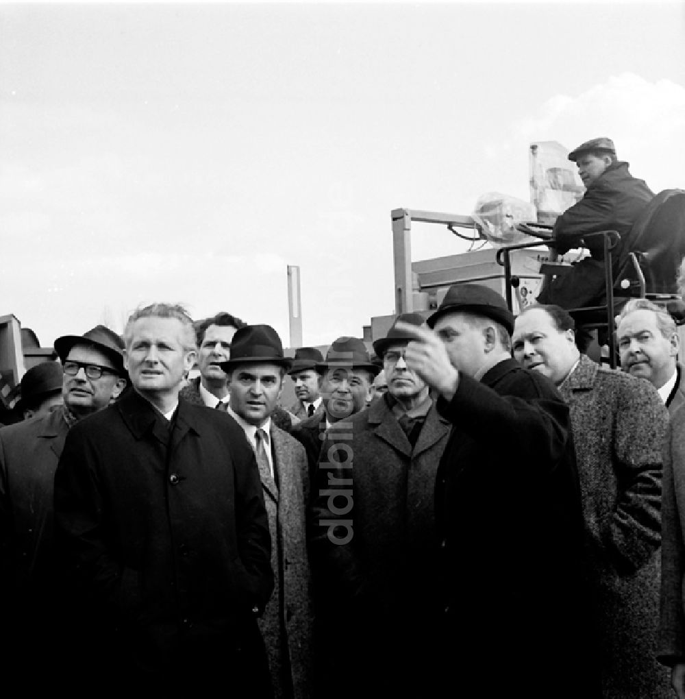 DDR-Bildarchiv: Berlin - 5. Baukonferenz in Berlin