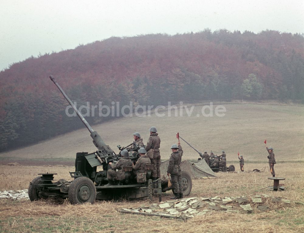 DDR-Fotoarchiv: Buchenwald - Begegnung von Waffenbrüdern zum gemeinsamen Manöver OKTOBERSTURM in Buchenwald in der DDR