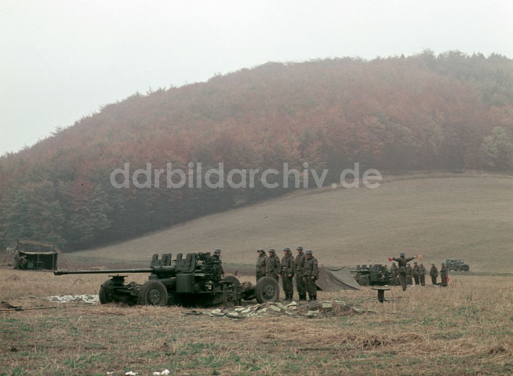 DDR-Fotoarchiv: Buchenwald - Begegnung von Waffenbrüdern zum gemeinsamen Manöver OKTOBERSTURM in Buchenwald in der DDR