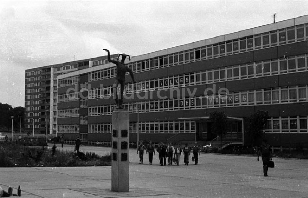 DDR-Fotoarchiv: Berlin - Berlin Außenansicht Betriebspoliklinik EAB Foto: Bonitz Nr.: 640