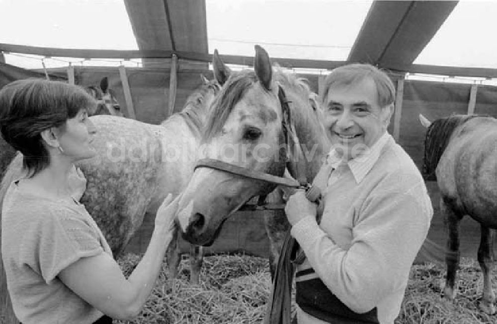 DDR-Fotoarchiv: Berlin - 03.08.87 Berlin Fam. Gronau + Ofarim Foto: Bonitz Nr. 903