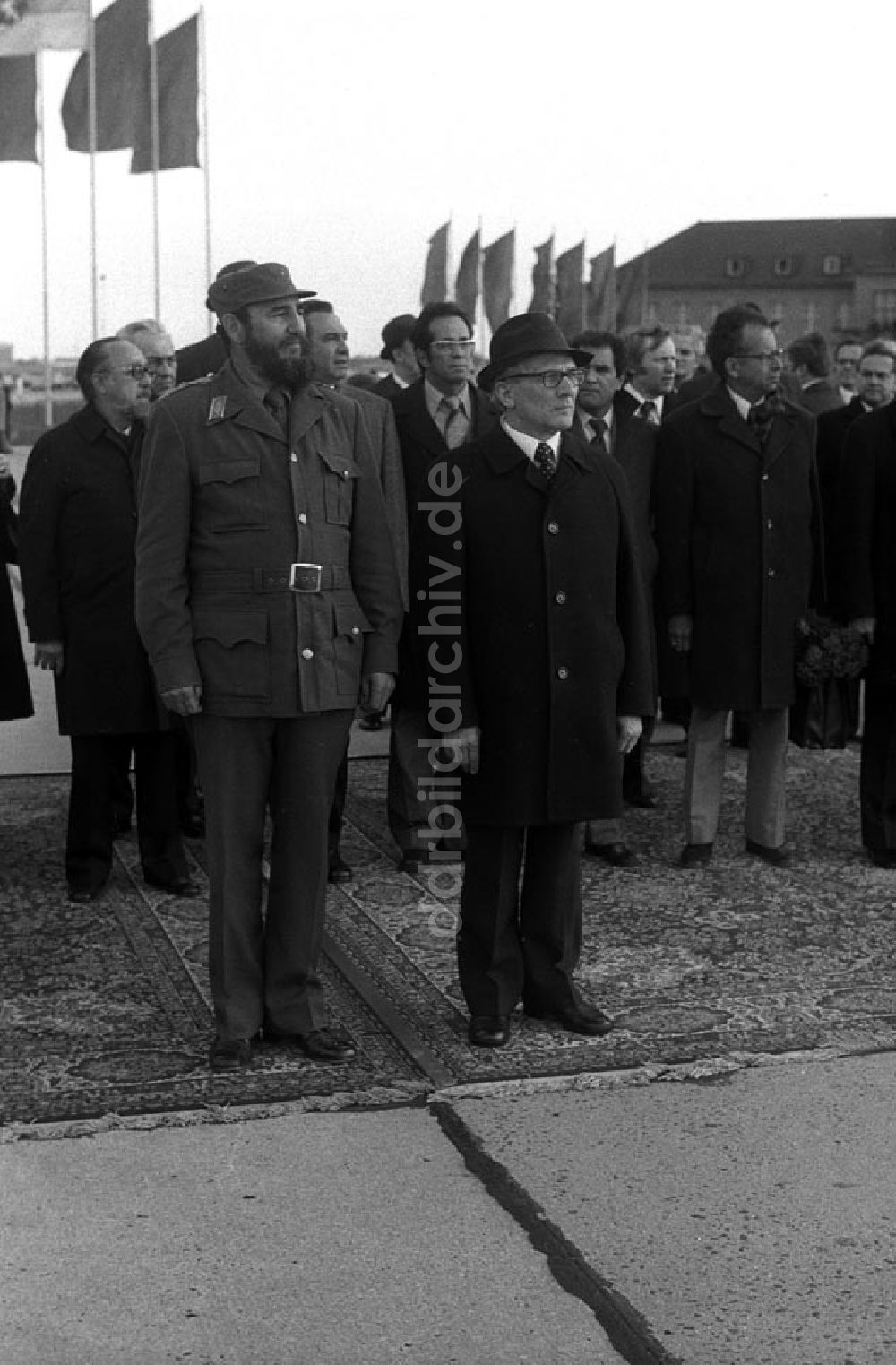 DDR-Bildarchiv: Berlin - Berlin: Fidel Castro, Ankunft in Berlin Schönefeld. Foto: Schönfeld