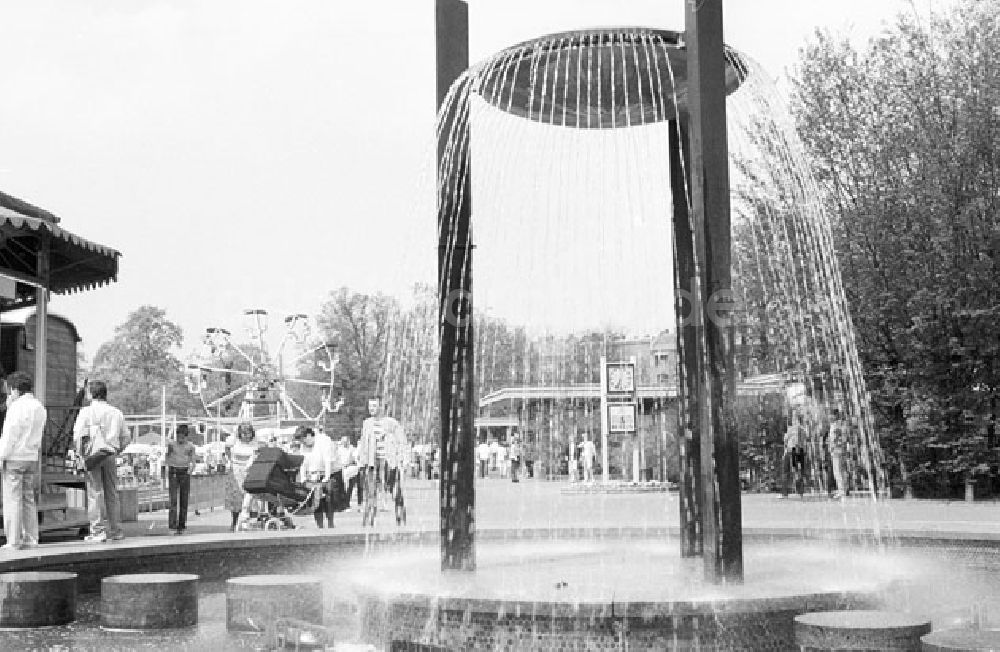 DDR-Fotoarchiv: Berlin - Friedrichshain - Berlin Friedrichshein - Volksfest Foto: Lenke Nr.: 462