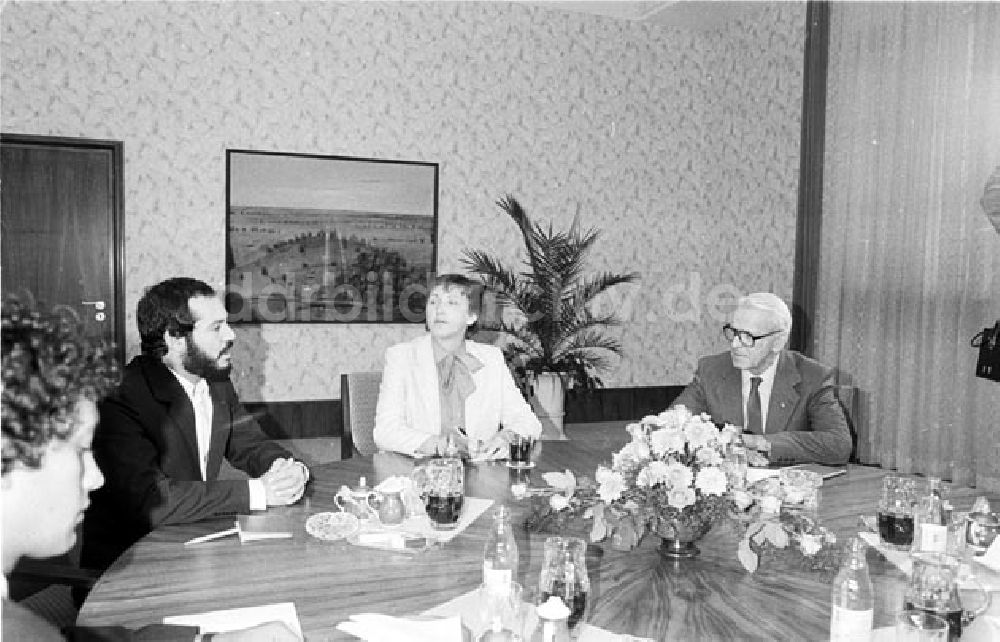 Berlin: 25.09.87 Berlin Gen. W. Stoph empfing Ahmed Ibrahin - Lybien Foto: Bonitz Nr.: 1062