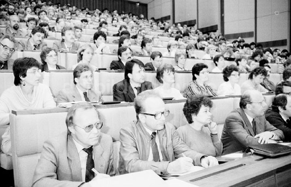 DDR-Bildarchiv: Berlin - Berlin - Genosse K. Hager in der Parteihochschule Karl Marx Foto: Lenke Nr.: 466