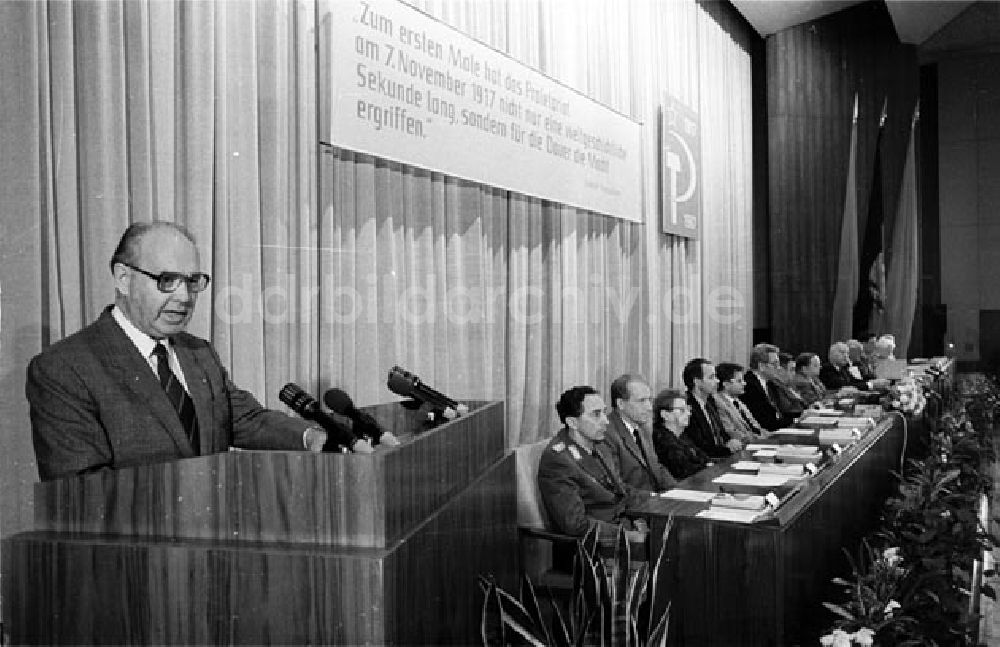 Berlin: 17.09.87 Berlin Konferenz mit Gen. Hagen in der Parteihochschule Foto: Bonitz Nr.: 1045