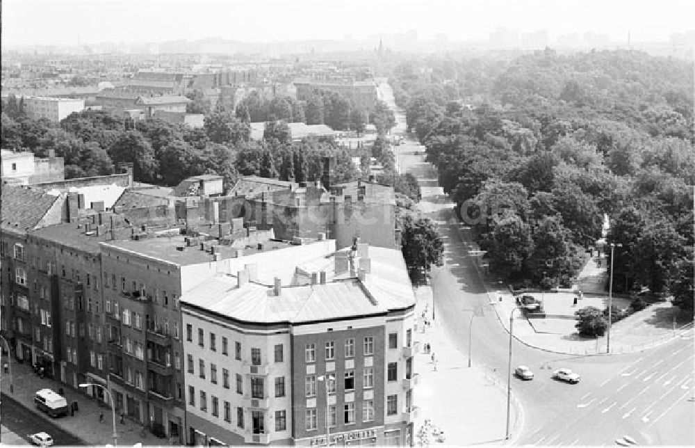 DDR-Bildarchiv: Berlin - Berlin Kreuzung Greifswalder Friedrichshain Foto: Bonitz Nr.: 633