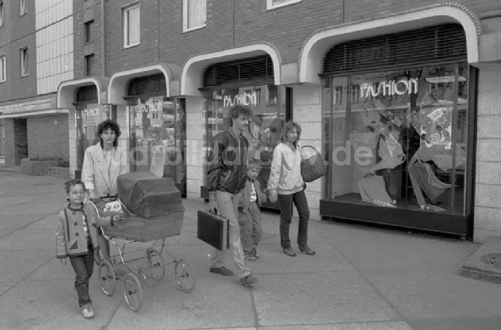 DDR-Bildarchiv: Berlin - Mitte - Berlin - Mitte - Torstraße (ehemals Wilhelm-Pieck-Straße) Foto: Lenke Nr.: 440