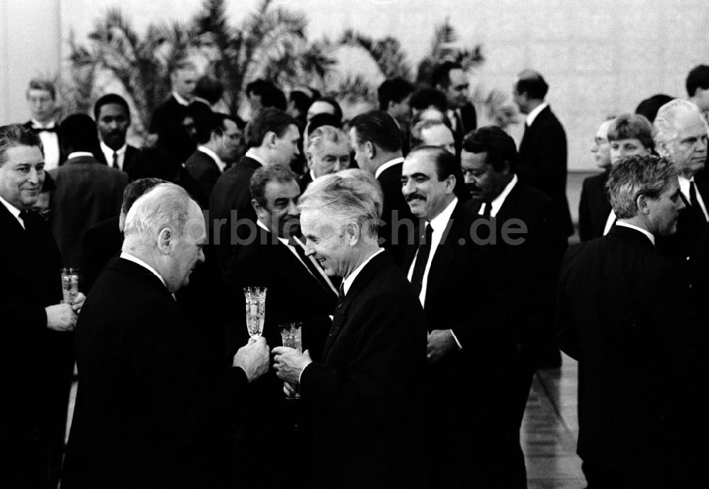 Berlin: Berlin Neujahrsempfang für das Dipl. Korps 15.01.90 Foto: Lange Umschlagnummer: 0074