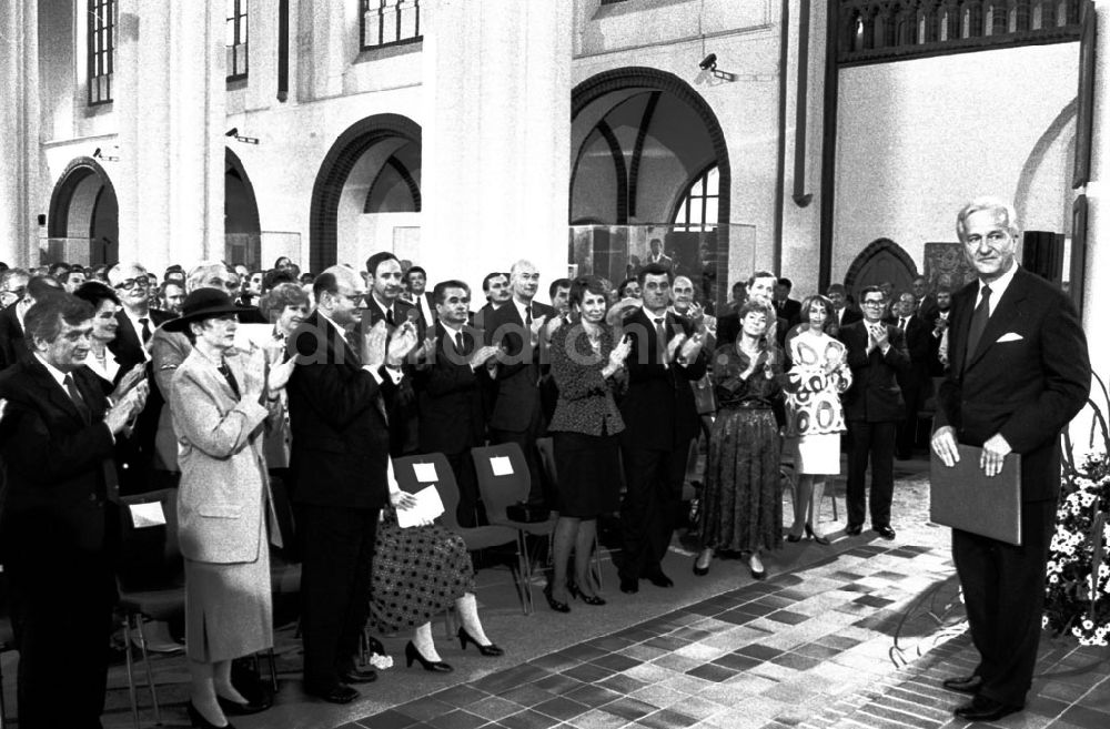 Berlin: Berlin Richard von Weizsäcker, Ehrenbürger Berlins 29.06.90 Foto: ND/Lange Umschlagnummer: 0871