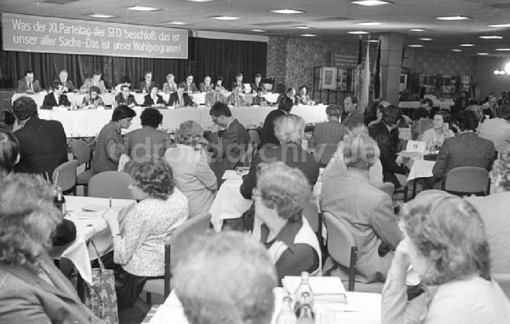 DDR-Fotoarchiv: Berlin Friedrichshain - Berlin - Wählerforum Saalbau Friedrichshain Foto: Bonitz Nr. 578