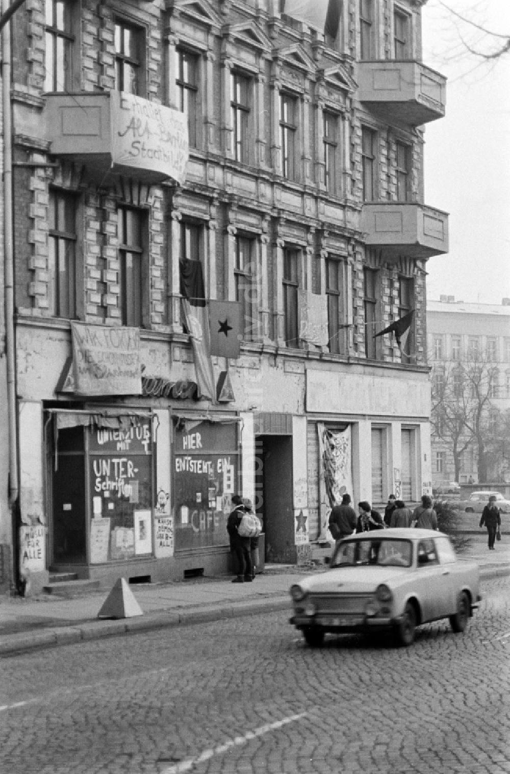 Berlin: Besetzerhaus Schönhauser Allee 20 im Ortsteil Prenzlauer Berg in Berlin in der DDR