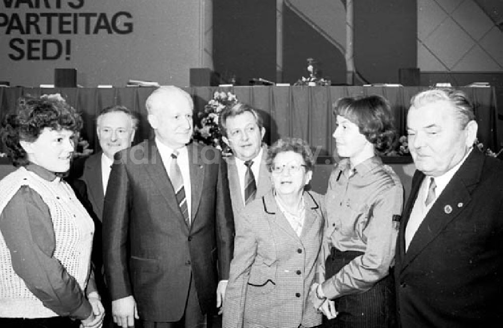 DDR-Fotoarchiv: Erfurt - 09.02.1986 Bezierksdelegiertenkonferenz in Erfurt mit Günter Mit