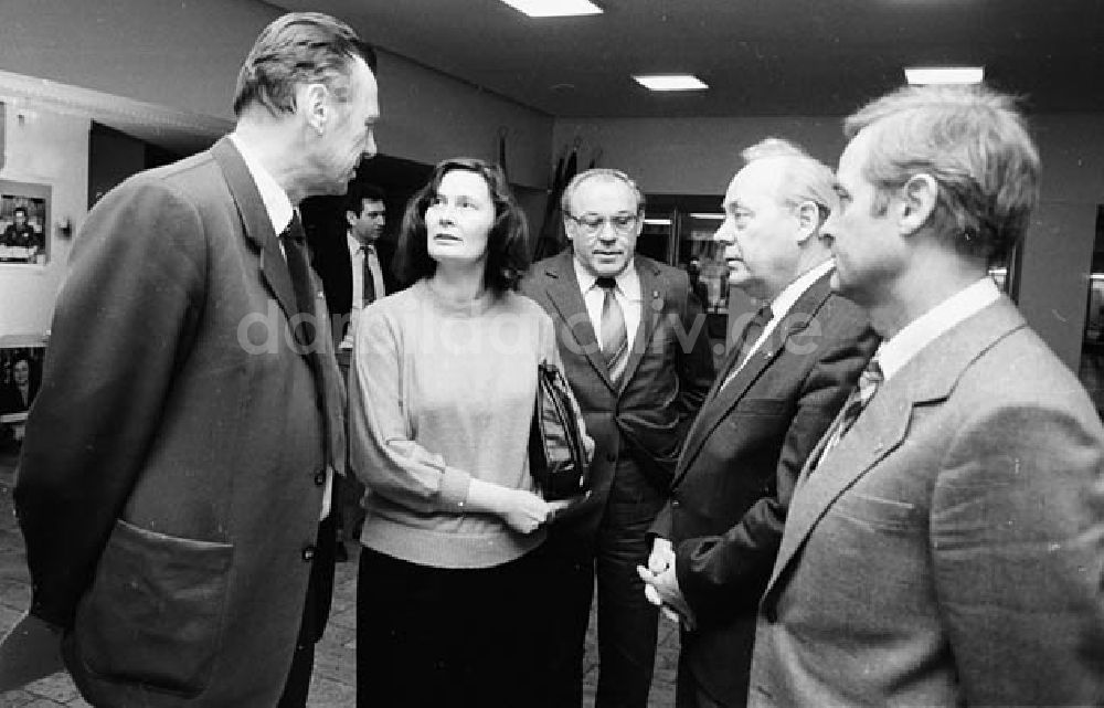 DDR-Fotoarchiv: Madgeburg - Bezirksdelegiertenkonferenz in Magdeburg mit Harry Tisch (Foto) Umschlagnr.: 148 Foto: Bonitz