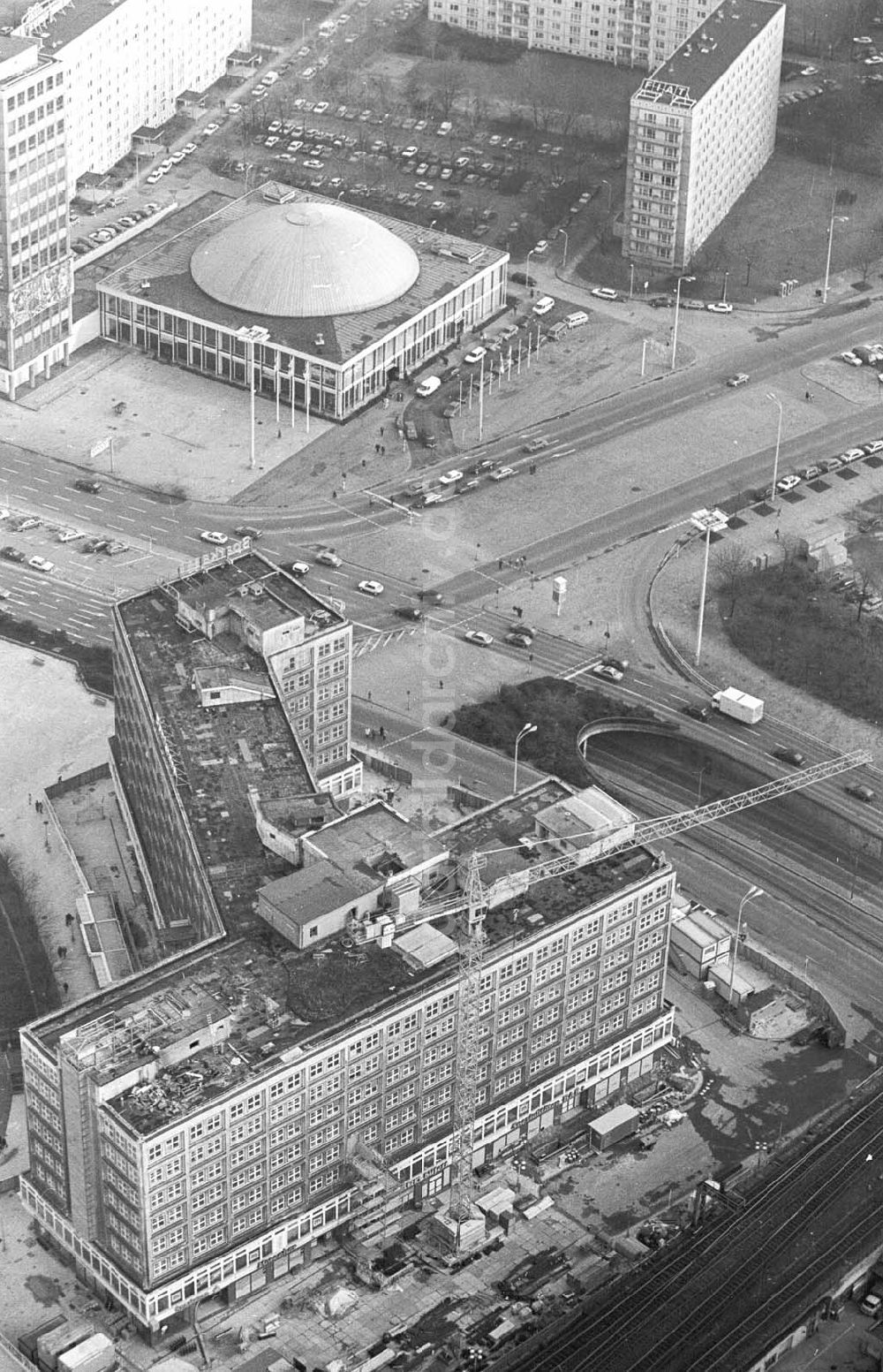 DDR-Bildarchiv: Berlin - Blick auf Alexanderplatz 02.1993