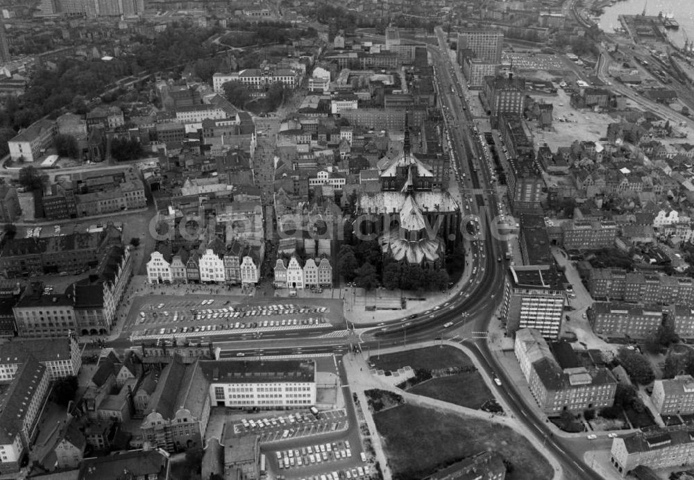 DDR-Fotoarchiv: Rostock - Blick auf die Mittelstadt der Stadt Rostock in Mecklenburg-Vorpommern