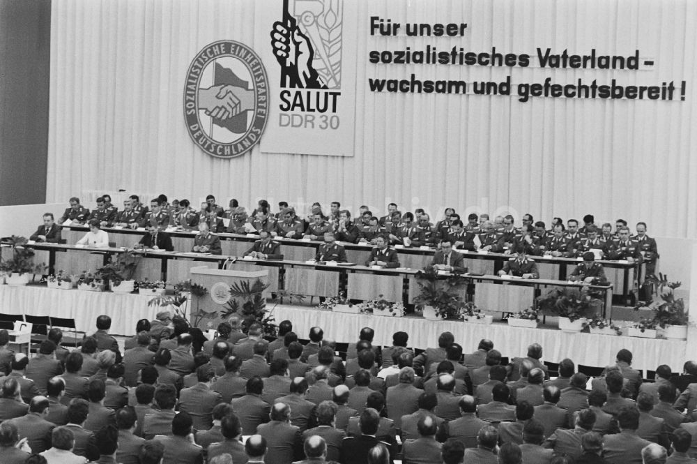 Potsdam: Delegiertenkonferenz der SED für Angehörige der NVA in Potsdam in der DDR