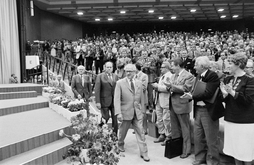 Berlin: Delegiertenkonferenz zur 7. Baukonferenz in Berlin in der DDR