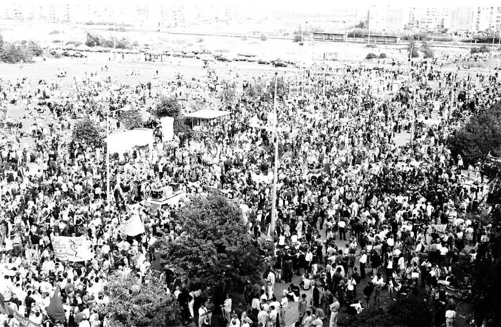 DDR-Fotoarchiv: Rostock - Demo gegen Neofaschismus in Rostock 29.08.1992