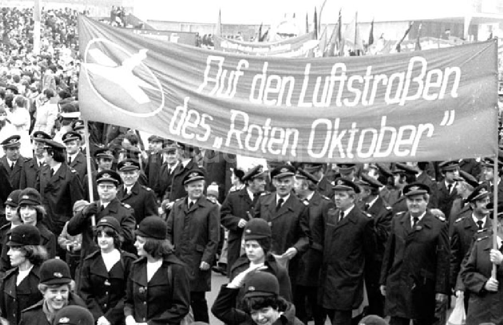 DDR-Fotoarchiv: Berlin - Demonstration am 1. Mai