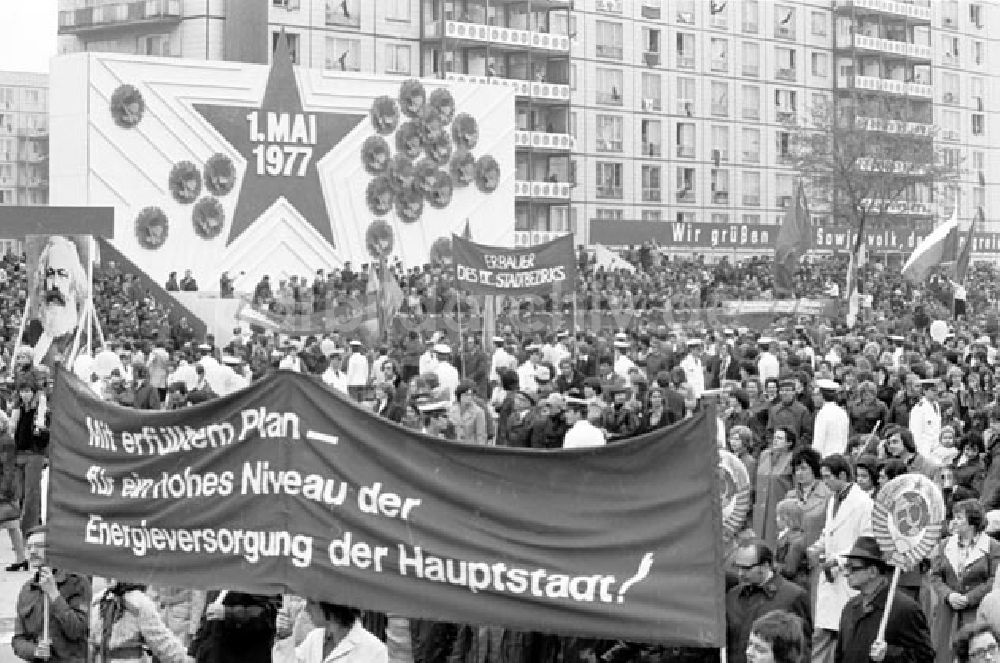 DDR-Fotoarchiv: Berlin - Demonstration am 1. Mai