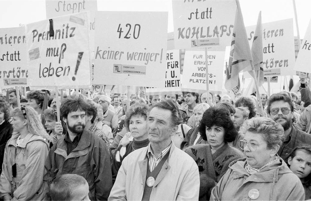 DDR-Fotoarchiv: Berlin - DGB Demonstration auf dem Alexanderplatz 02.10.1992