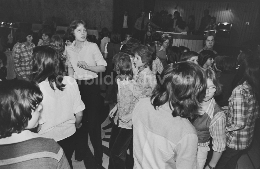 Berlin: Disco im Jugendtreff im Palast der Republik in Berlin in der DDR