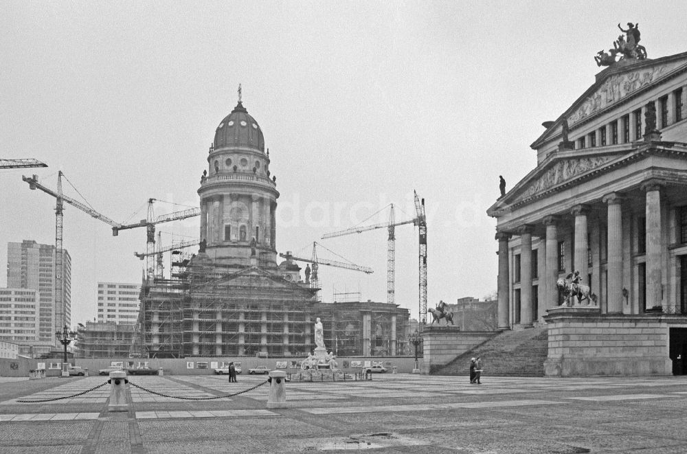 DDR-Fotoarchiv: Berlin - Dom- Fassade Deutscher Dom am Schauspielhaus in Berlin in der DDR