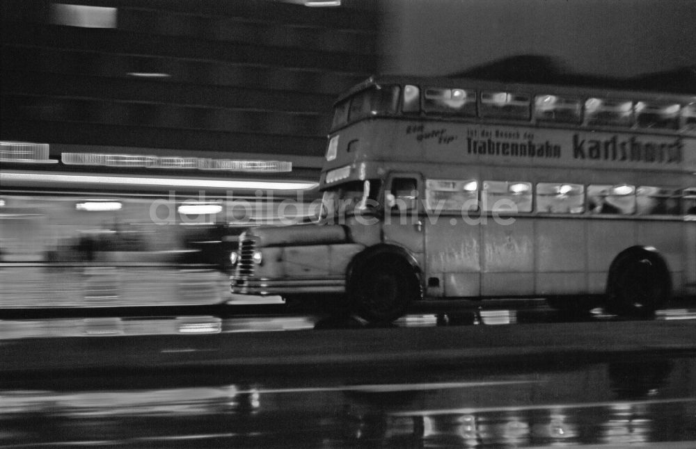 Berlin: Doppeldecker - Bus im Nahverkehrseinsatz in Berlin in der DDR