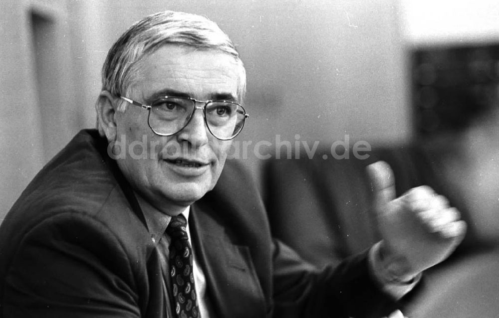 DDR-Fotoarchiv: unbekannt - 12.02.92 Dr. Frank Schneier