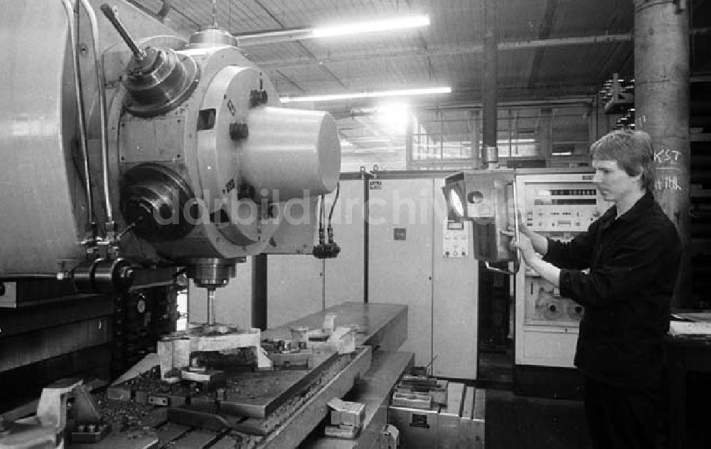 DDR-Fotoarchiv: - Druckmaschinenwerk Umschlagnr.: 299 Foto: Lenke