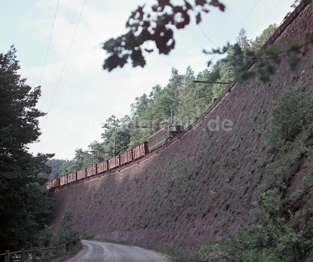 DDR-Fotoarchiv: Tharandt - Elektrolokomotive der Deutschen Reichsbahn in der DDR