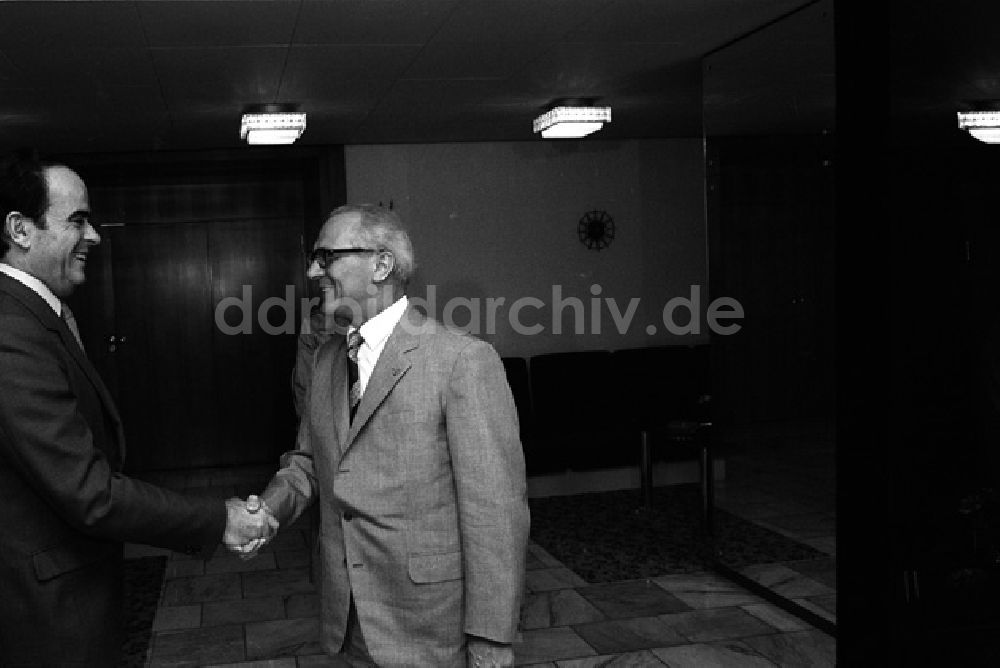 DDR-Bildarchiv: Berlin - Empfang Geoges Marchais (Frankreich) von Erich Honecker. (499)